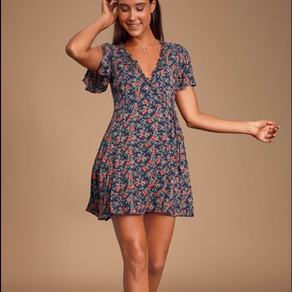 LULUs navy print floral wrap dress sz M